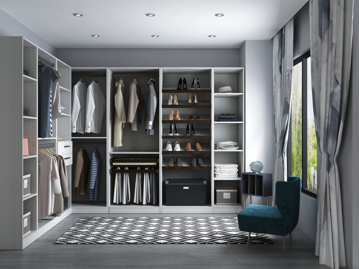 Pale Pine walk-in
